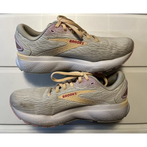 Brooks Womens Ghost 16 Sneakers Walking 1204071B186 Gray Running Shoes Size 7 B - Picture 9 of 10